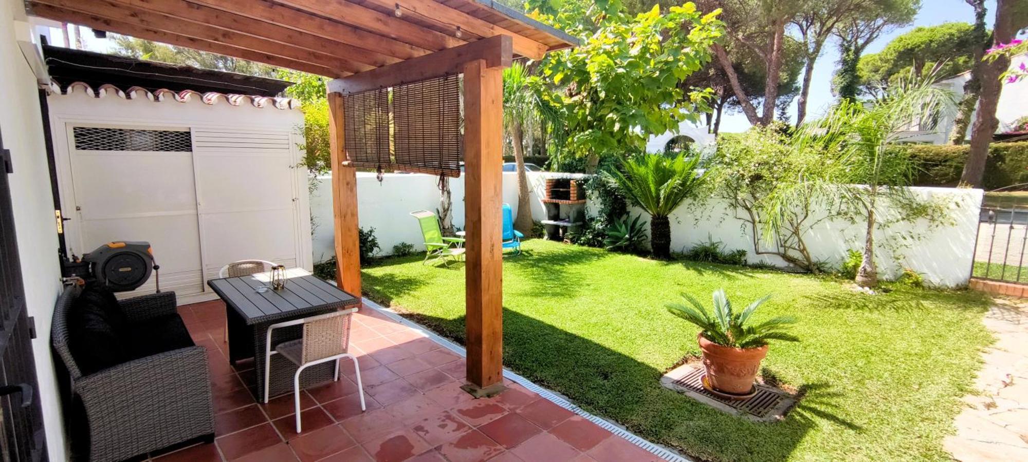 Apartamento Con Jardin Y Piscina En Playa Estepona